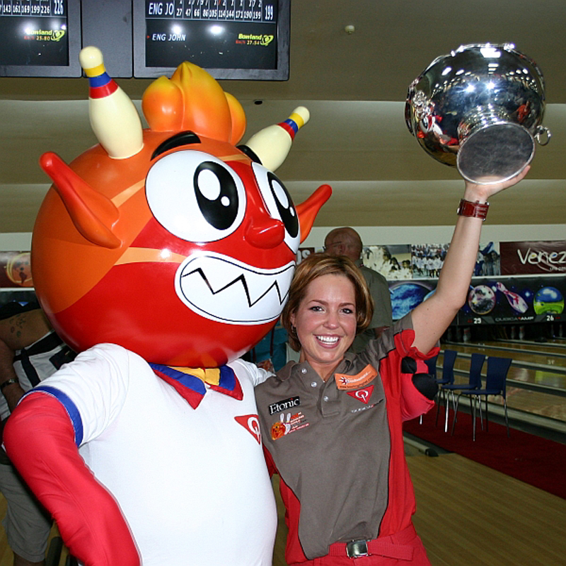 2006BWCFinalDiandraAsbatyMascotXXL